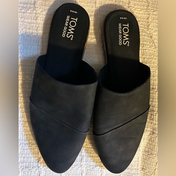Toms Shoes - TOMS Women's Classic Black Mules Sz 8. With hidden stretch side insert for flex.